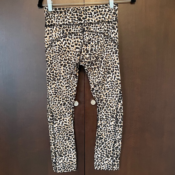 Outdoor Voices Leopard Flex Cropped Leggings - Picture 4 of 7